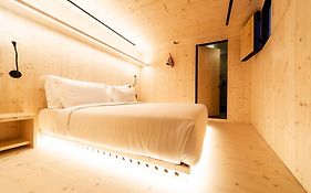 Zero Box Lodge