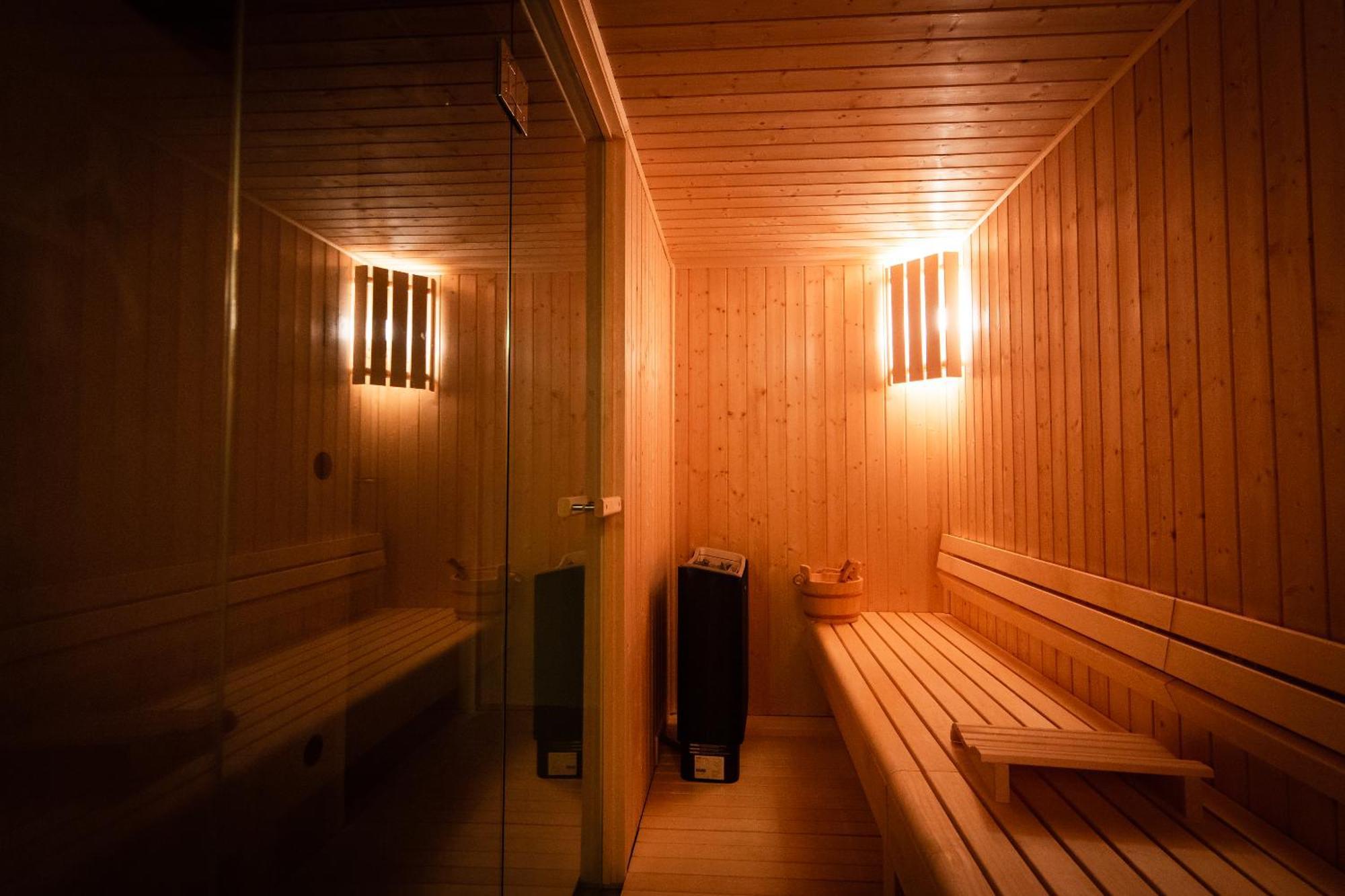 Zero Box Lodge Porto Buitenkant foto