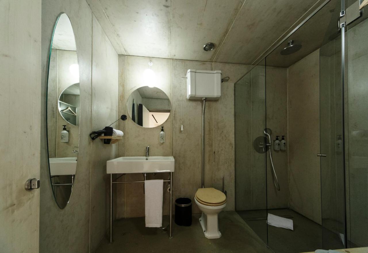 Zero Box Lodge Porto Buitenkant foto